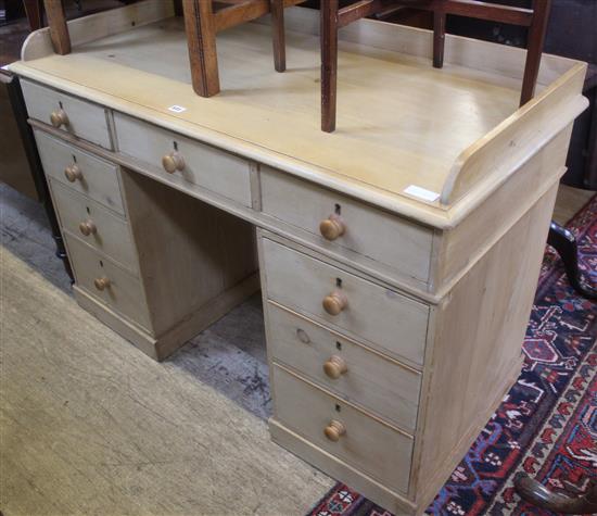 Pine pedestal desk